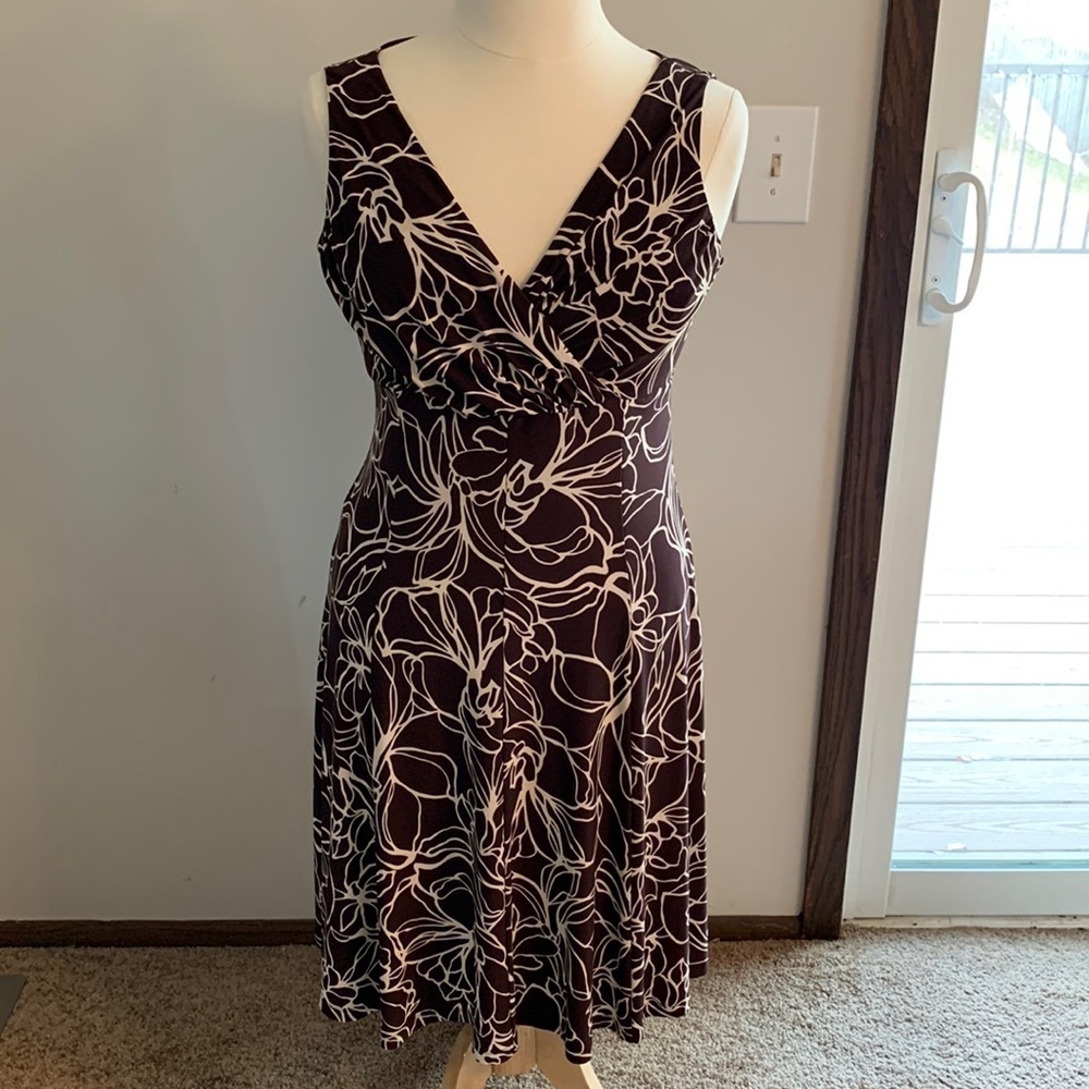 Jones Wear Dress in Brown and Cream, criss cross on top, very good condition
